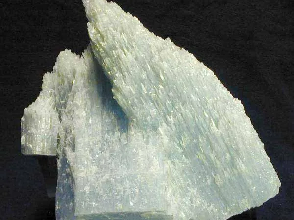 Industrial mineral powder used in building materials